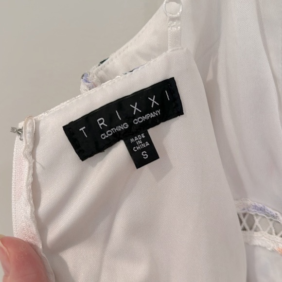 Trixxi Lace Floral Cut Out Back Zip Lined Mini Dress Women's Small White Peach - Picture 5 of 5